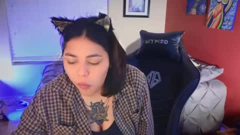 Mia online show from December 2024 01:23:01 AM