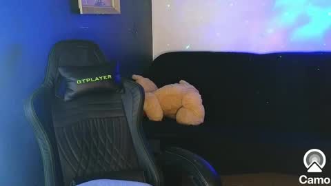 Mia online show from September 2025 12:01:02 AM