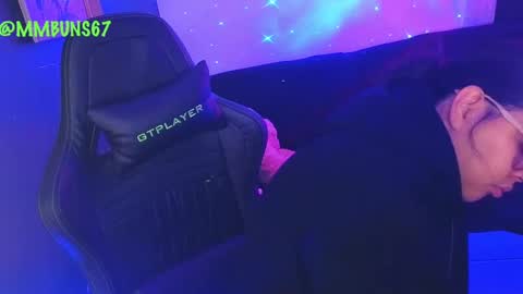 Mia online show from September 2025 01:09:01 AM