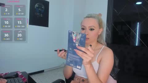 Snapshot of miacarperrlux chatting on February 2026 09:44:02 PM MiaCarper online show from February 2026 09:44:02 PM