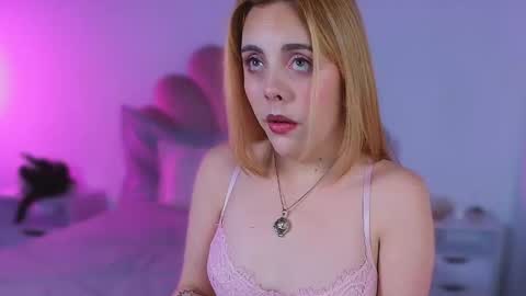 Snapshot of miacolucci_18 chatting on February 2026 11:06:02 AM Mary online show from February 2026 11:06:02 AM