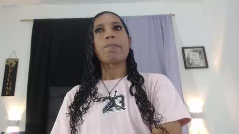 MiaCoock online show from November 2025 01:10:02 PM