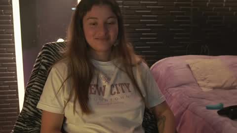 Mia online show from February 2025 04:25:01 AM