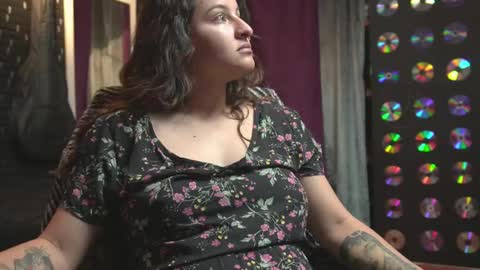 Mia online show from October 2025 02:30:01 AM