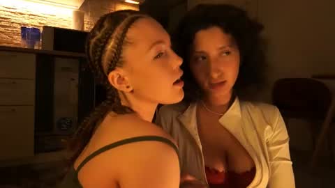 Mia online show from August 2026 10:52:02 PM