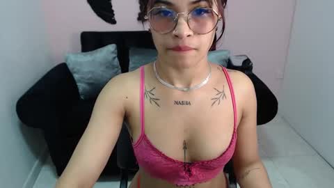 Snapshot of miafuckpussyhard chatting on October 2025 12:17:02 PM miafuckpussyhard online show from October 2025 12:17:02 PM