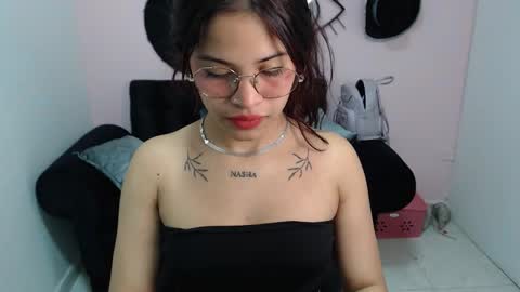 Snapshot of miafuckpussyhard chatting on October 2025 12:18:02 PM miafuckpussyhard online show from October 2025 12:18:02 PM