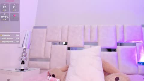 Mia  online show from January 2025 09:10:01 PM