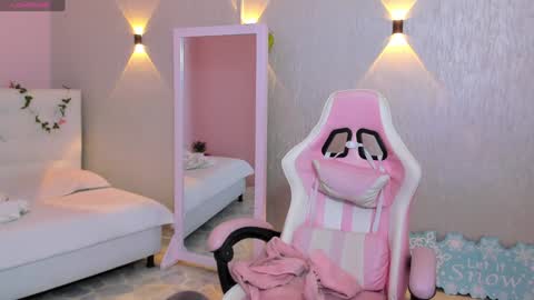 Mia Gomez online show from January 2025 03:48:01 PM