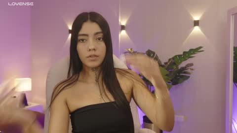 Mia Gomez online show from November 2025 02:07:02 PM