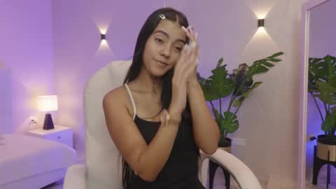 Mia Gomez online show from November 2025 01:56:02 PM