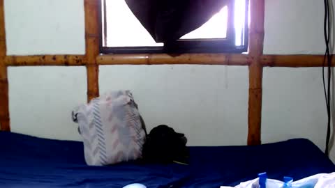 Mia  Sam online show from October 2025 05:47:01 PM