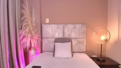 miahertz online show from January 2026 12:49:02 AM