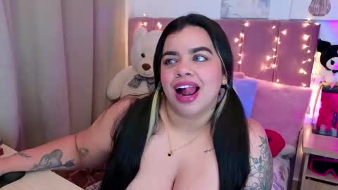 Miah Joness online show from November 2025 01:16:01 AM