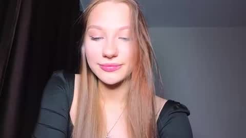 milanaaaa online show from February 2025 09:54:01 PM