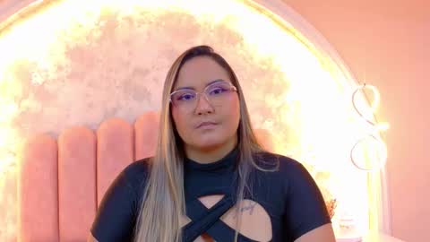 Mia online show from March 2026 03:12:02 AM