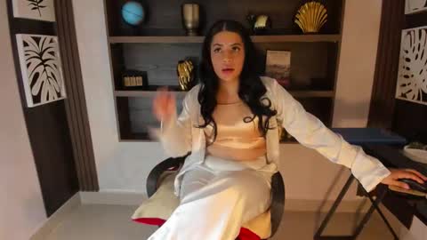 Mia 3 online show from January 2026 11:47:01 AM