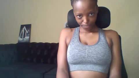 Snapshot of miami_muffin chatting on April 2026 11:01:02 AM Muffin online show from April 2026 11:01:02 AM