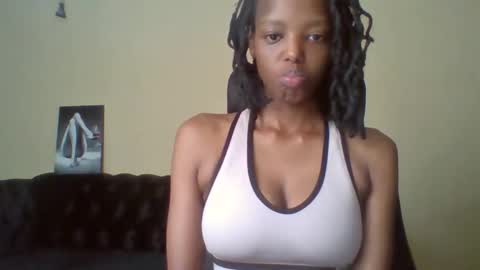 Snapshot of miami_muffin chatting on April 2026 09:30:02 PM Muffin online show from April 2026 09:30:02 PM