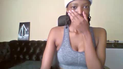 Snapshot of miami_muffin chatting on May 2026 11:24:02 PM Muffin online show from May 2026 11:24:02 PM