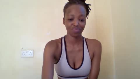 Snapshot of miami_muffin chatting on May 2026 06:00:01 AM Muffin online show from May 2026 06:00:01 AM
