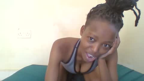 Snapshot of miami_muffin chatting on May 2026 06:32:01 AM Muffin online show from May 2026 06:32:01 AM