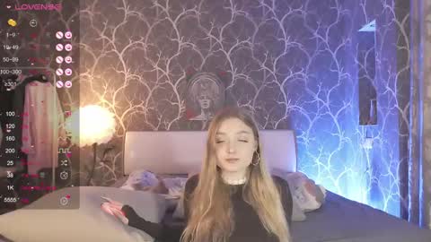 Mia online show from May 2026 04:02:02 PM