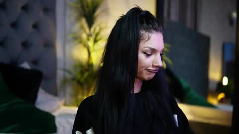  Miami  online show from October 2025 07:22:02 PM