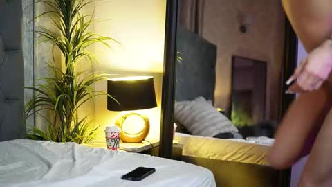  Miami  online show from November 2025 07:52:02 PM