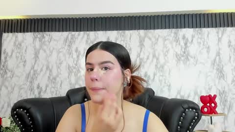 Snapshot of miamontoya chatting on February 2025 12:16:01 PM Mia -5 7001400 Follow online show from February 2025 12:16:01 PM