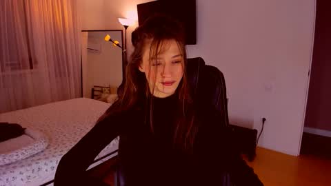 Mia online show from January 2026 07:07:02 PM