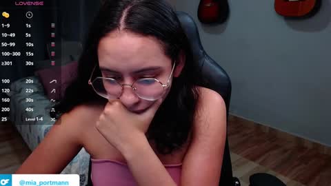 MIAPORTMANN online show from December 2024 09:28:01 PM