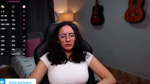 MIAPORTMANN online show from December 2024 01:00:02 PM