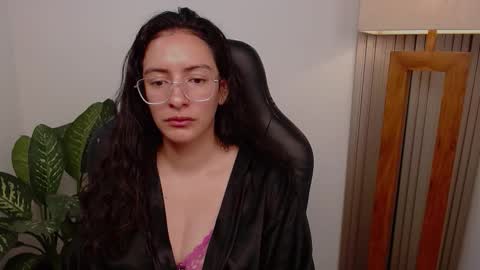 Snapshot of miaportman chatting on February 2026 08:11:02 AM MIAPORTMANN online show from February 2026 08:11:02 AM