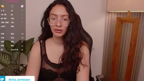 Snapshot of miaportman chatting on February 2026 12:15:01 PM MIAPORTMANN online show from February 2026 12:15:01 PM