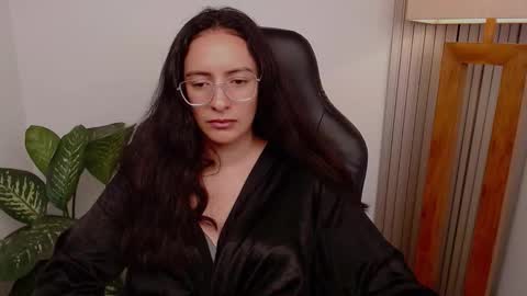 Snapshot of miaportman chatting on February 2026 07:00:02 PM MIAPORTMANN online show from February 2026 07:00:02 PM