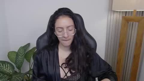 Snapshot of miaportman chatting on February 2026 10:47:02 AM MIAPORTMANN online show from February 2026 10:47:02 AM