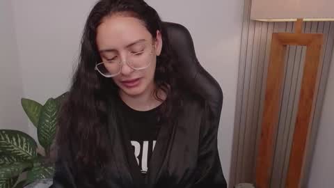 Snapshot of miaportman chatting on February 2026 02:27:01 PM MIAPORTMANN online show from February 2026 02:27:01 PM