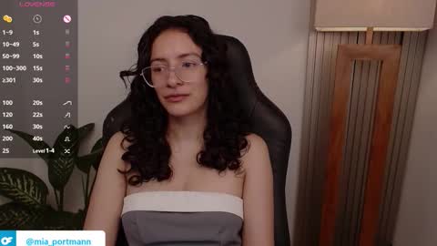 Snapshot of miaportman chatting on March 2026 12:22:02 PM MIAPORTMANN online show from March 2026 12:22:02 PM