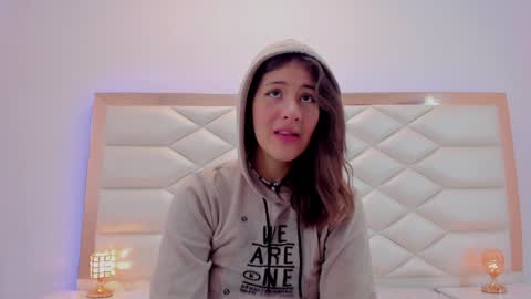 Sweetie Mia online show from January 2025 12:18:01 PM