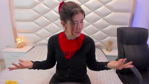 Sweetie Mia online show from February 2025 12:25:02 PM