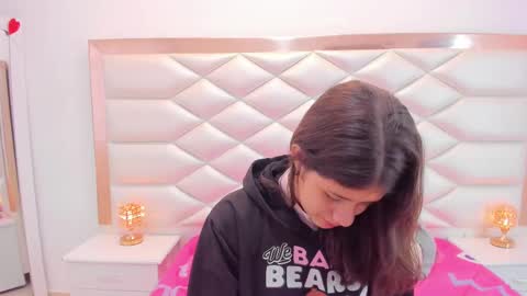 Sweetie Mia online show from March 2025 12:28:01 PM