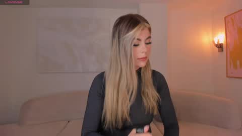 Mia Silva online show from June 2026 10:53:02 AM