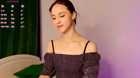 Mia online show from December 2025 06:40:02 AM