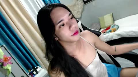 Mia online show from January 2025 07:03:01 PM