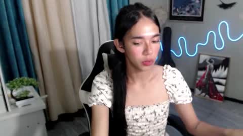 Mia online show from February 2025 11:30:01 AM