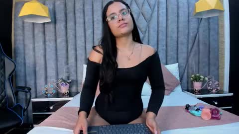Snapshot of miawans chatting on October 2025 07:15:01 PM Mia online show from October 2025 07:15:01 PM