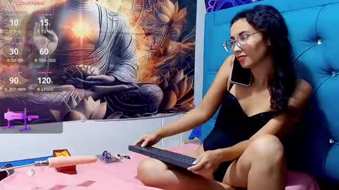 Mia online show from October 2025 02:09:01 AM