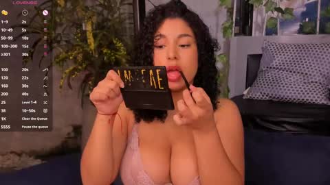 Snapshot of miawoderfull chatting on January 2025 04:00:02 AM Mia online show from January 2025 04:00:02 AM