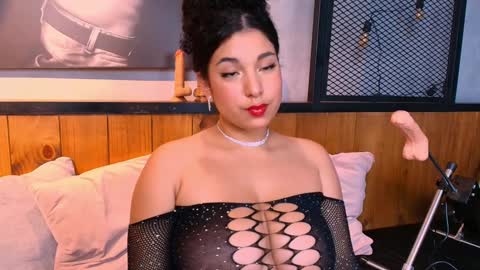 Snapshot of miawoderfull chatting on January 2025 03:00:01 PM Mia online show from January 2025 03:00:01 PM